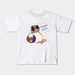 sunny duck goes to the beach in beach break with text / children cartoon Kids T-Shirt